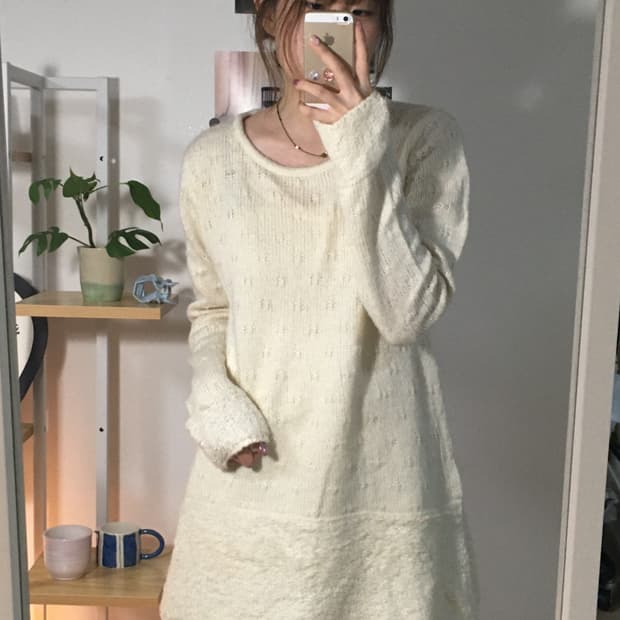 얼스뮤직 펀칭 부클 니트