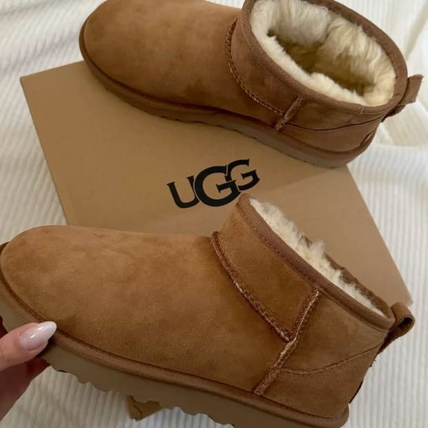 어그 클래식 울트라 미니 부츠 체스트넛