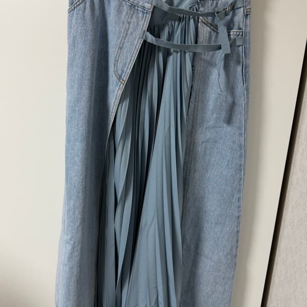 더일마 데님 플리츠 스커트