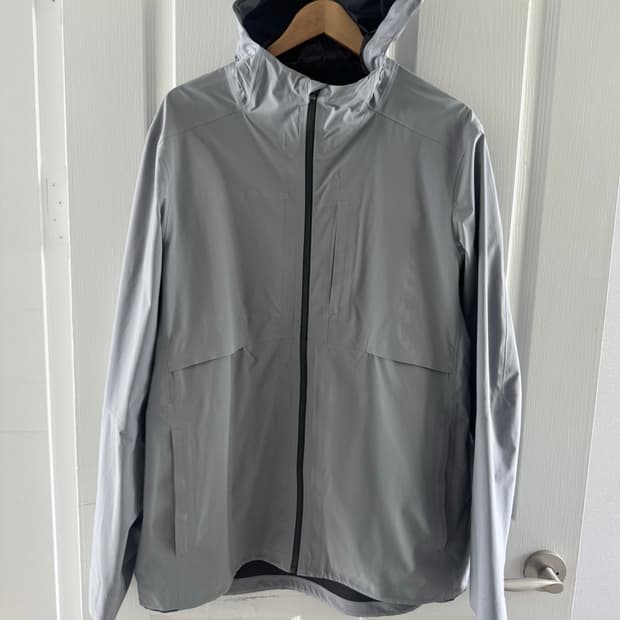 룰루레몬 레인 재킷 회색 XL
