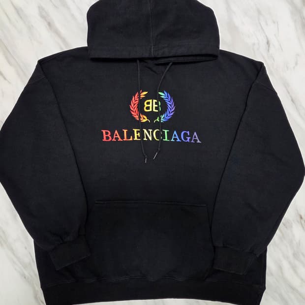 발렌시아가 레인보우 자수 후드티