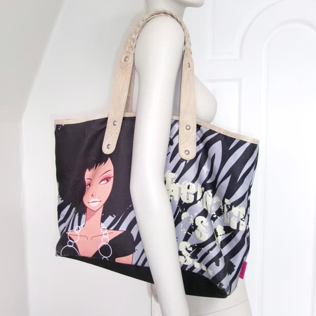 Fashion Illustrated Iconic  Big bag