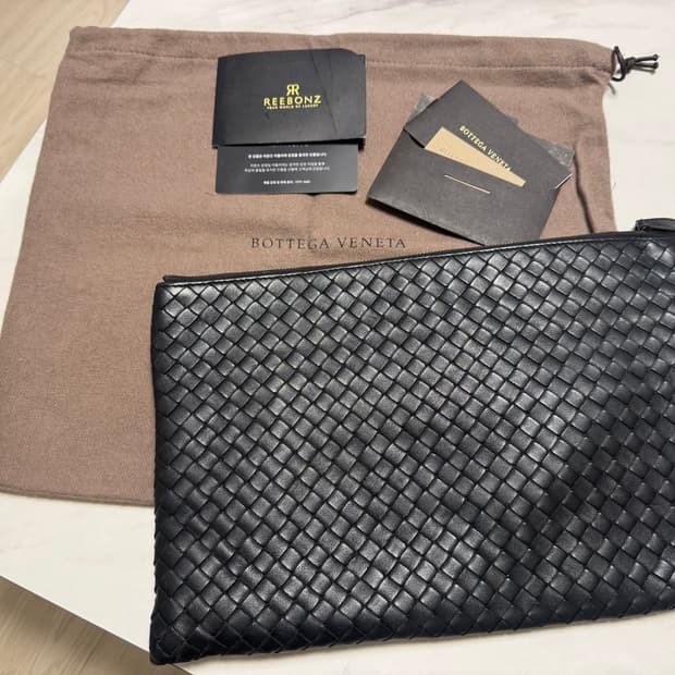 보테가베네타 클러치