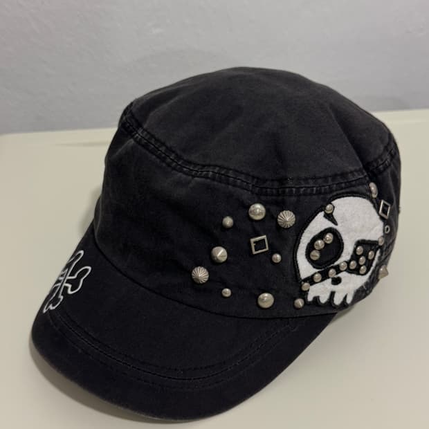 VINTAGE HAT