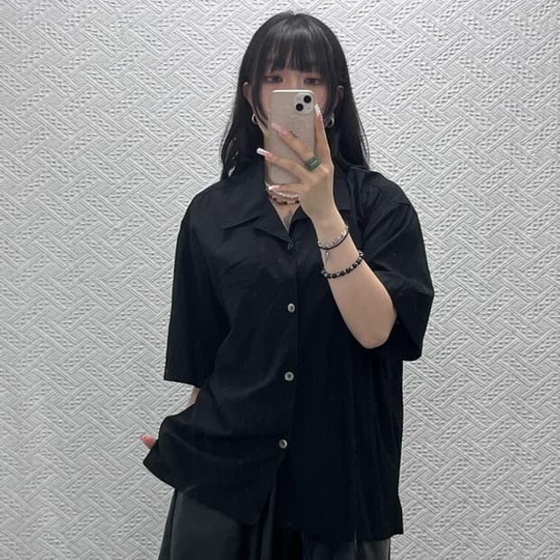쿠어 캐주얼 모던시크 올블랙 오버핏 반팔 셔츠 110 C12268