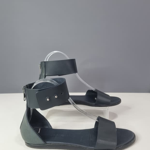 240~245 커먼프로젝트  샌들