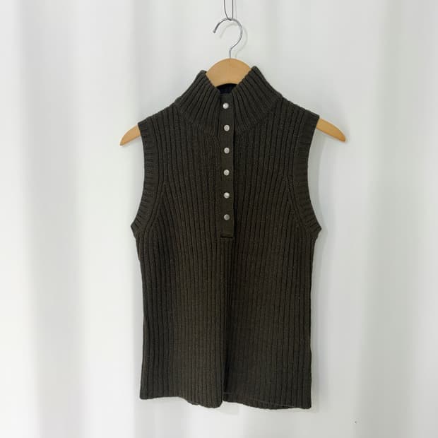 Nouvelle et Chic knit vest 