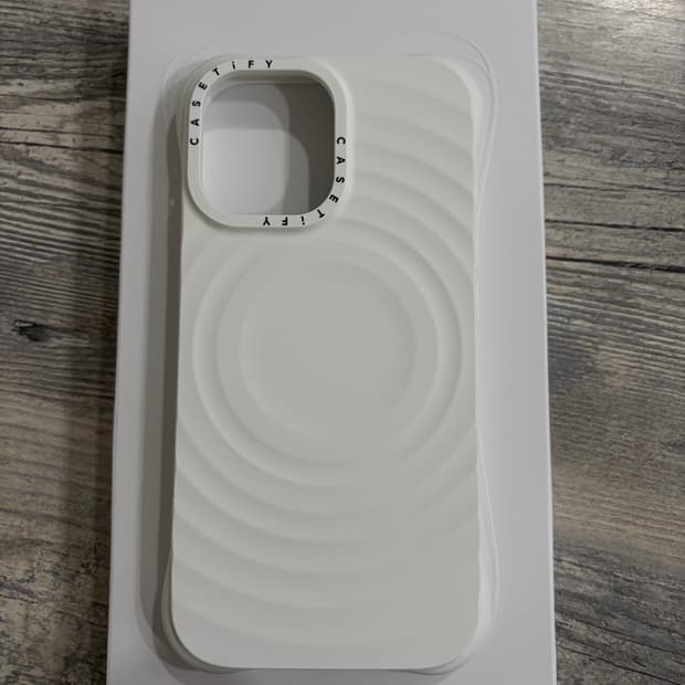 아이폰17 케이스티파이 리플케이스 화이트