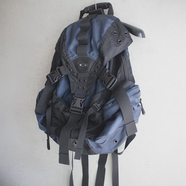 [00s oakley icon backpack]
