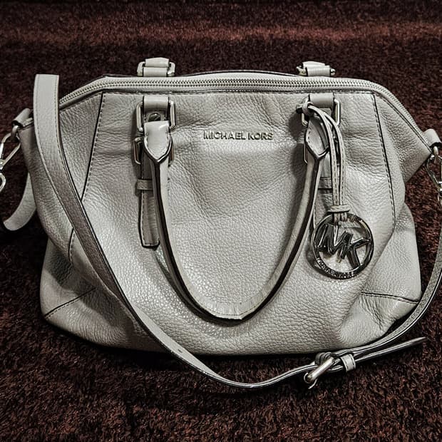 마이클코어스(MICHAEL KORS) 라일리 사첼 토트백 펄그레이