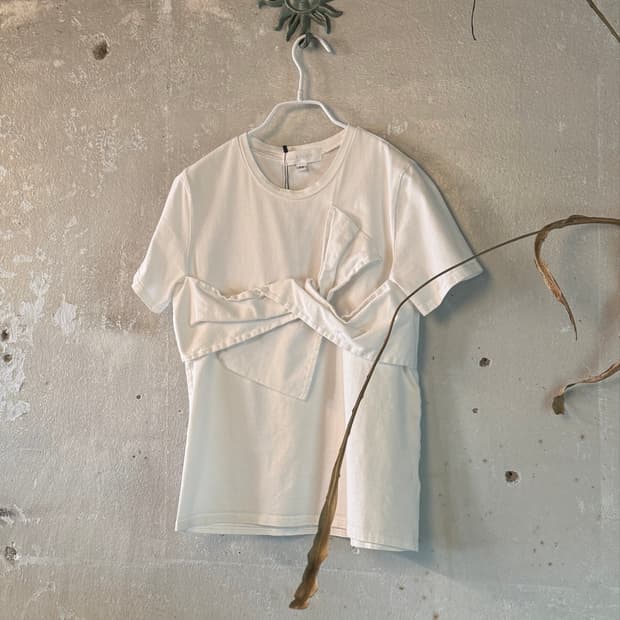 44 ) JILL STUART Ribbon Tee