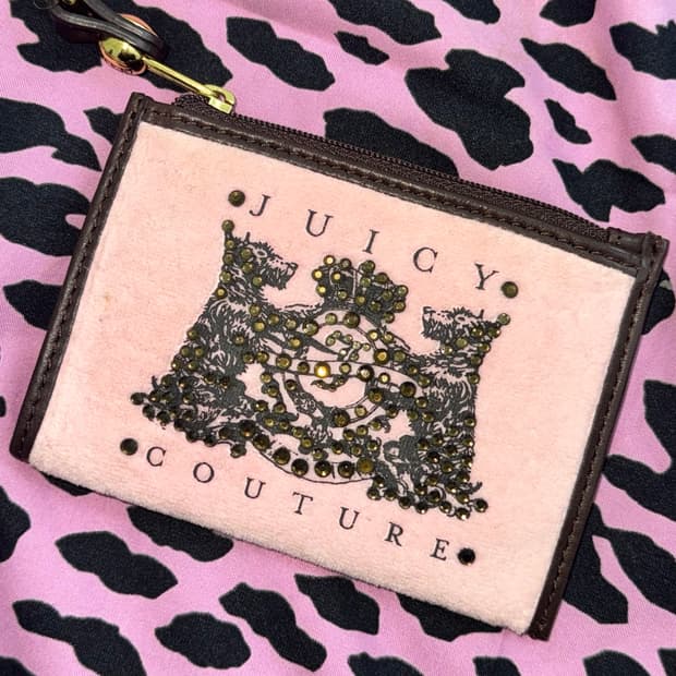 쥬시꾸뛰르 핑크 큐빅 로고자수 디테일 카드지갑 