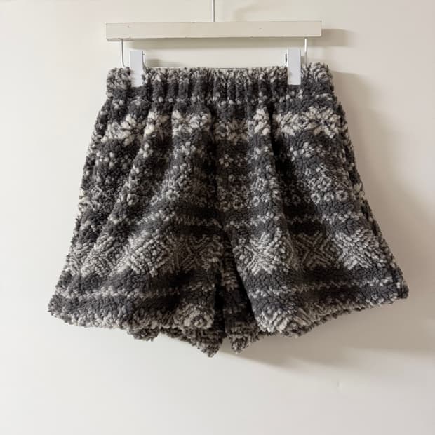 새상품 여자 뽀글이 반바지 (그레이)