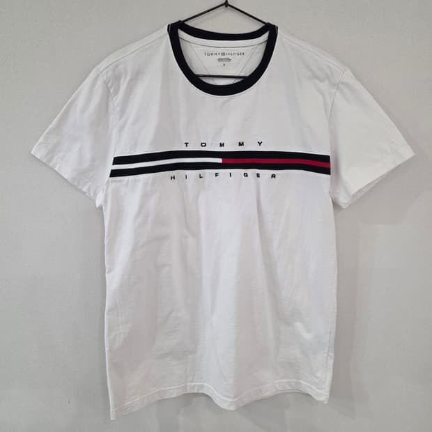 타미힐피거 흰색 로고 포인트 반팔티 S