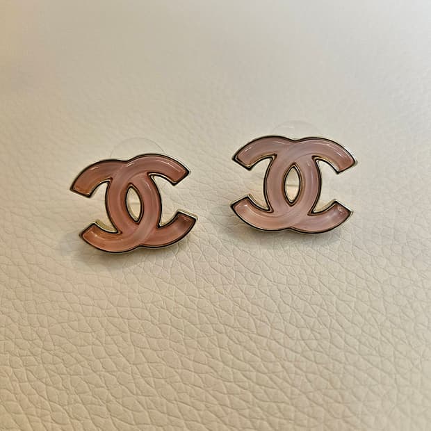 샤넬 핑크 자개풍 귀걸이 업사이클링