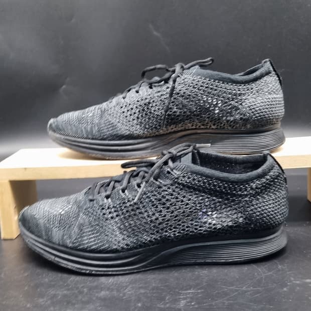 나이키플라이니트레이서 블랙운동화275