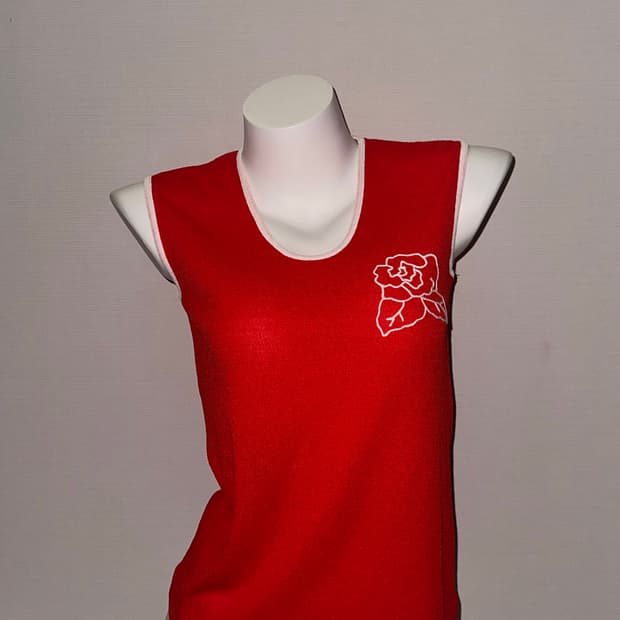 빈티지 링거 레드 로즈 니트 슬리브리스