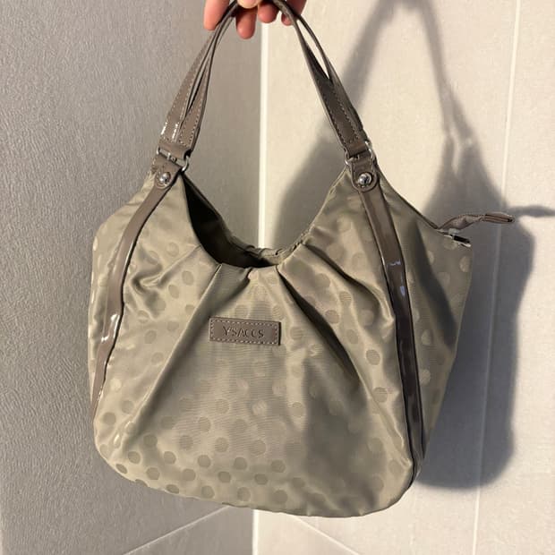 Y'saccs 도트 숄더백