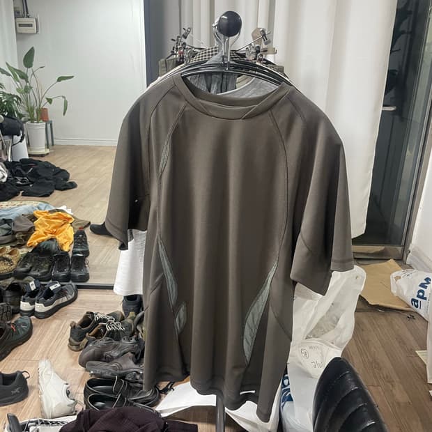 산산기어 패널 티셔츠 25ss 3사이즈