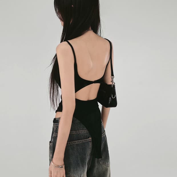 새거)시크윈 바디수트 백홀 등파임 슬리브리스 나시 미스치프 보헤미안서울