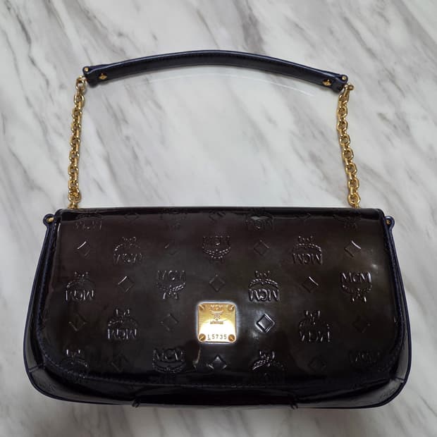 MCM 페이턴트 숄더백