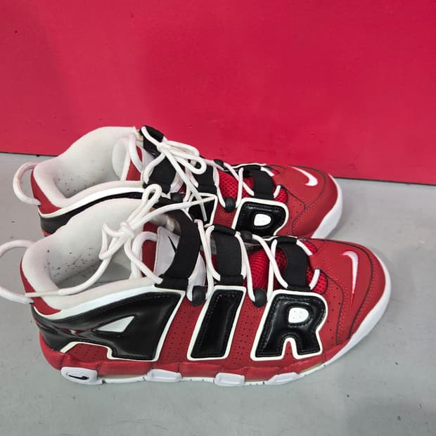 나이키 업템포 96 불스