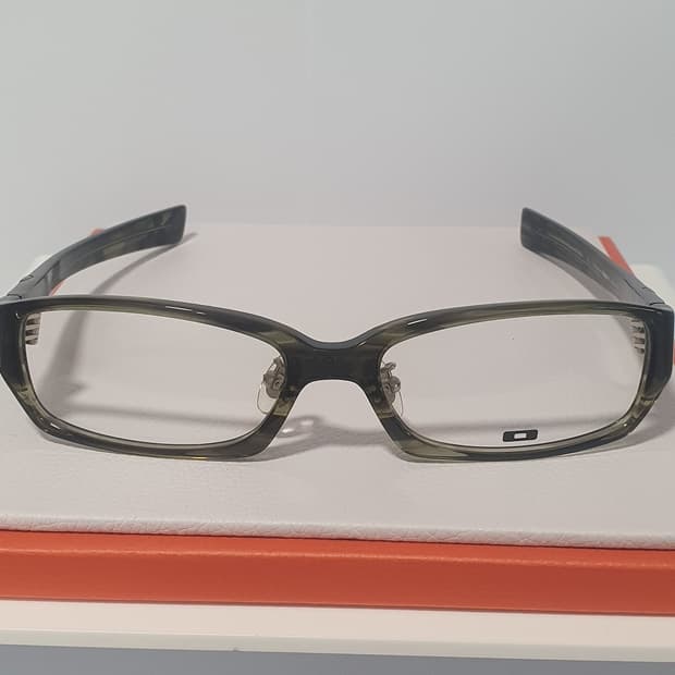 Oakley Tumbler Olive Tortoise 53-17 데드스탁