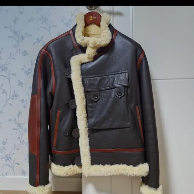 이스트로그 무스탕