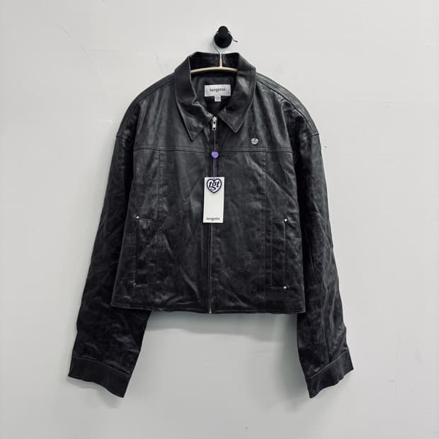 [새 상품] 타게토(TARGETTO) 크랙 비건 레더 자켓 차콜