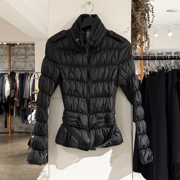 버버리 블랙 셔링 브릿 벨티드 패딩 자켓