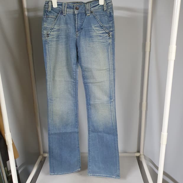 야누크 (Yanuk) 부츠컷 데님