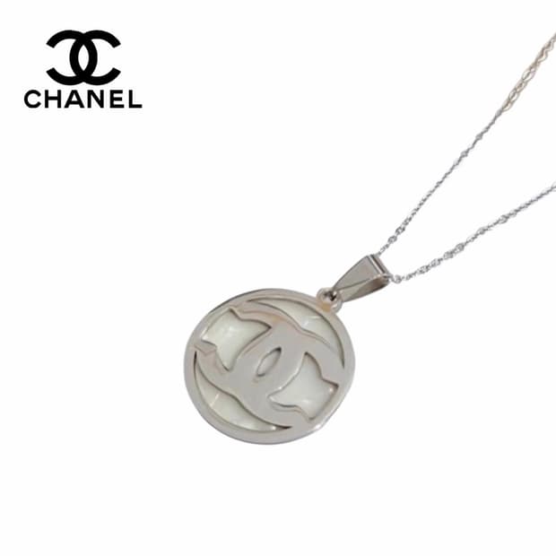 샤넬 실버 포인트 원형 로고 목걸이