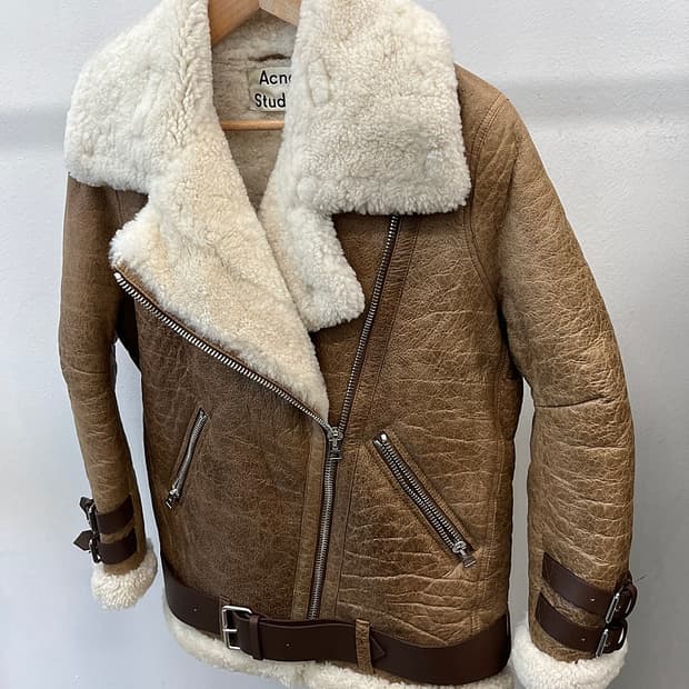여) 아크네 VELOCITE VINTAGE 무스탕