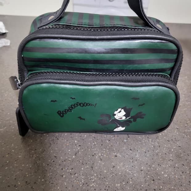 (수납짱)! 스페인 브랜드 우먼스 시크릿 토트백입니다.