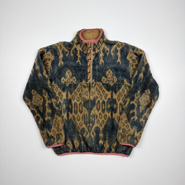 (103) 캐피탈 자바 카스리 패턴 플리스 풀오버