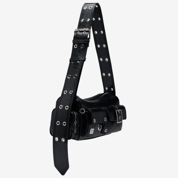 구해요) 블랙퍼플 미니 포트리스 백 Mini Fortress Bag