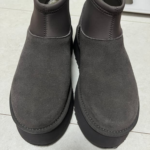 UGG 클래식 미니디퍼 240