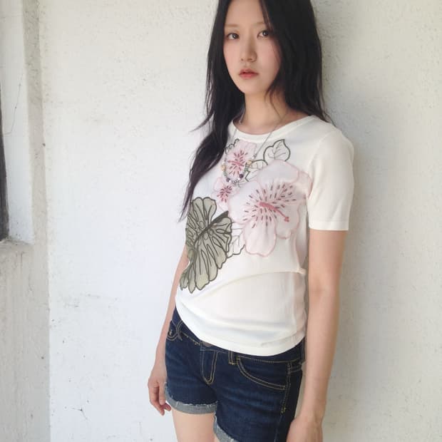  Tiffany Ann 플라워 자수 반팔