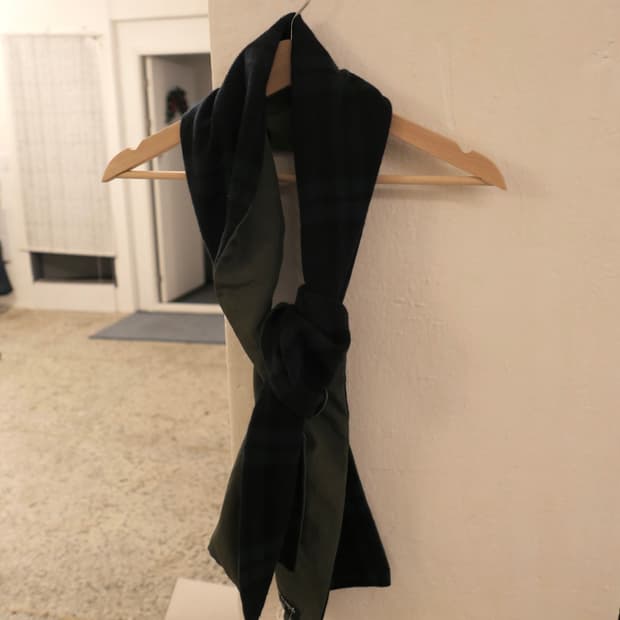 꼼데가르송 옴므 양면 머플러