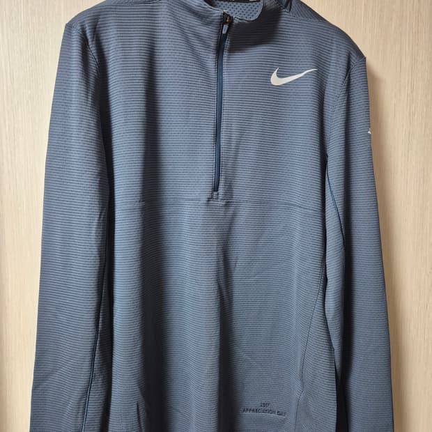 나이키 골프  에어로리액트 하프 집 풀오버 반집업 M