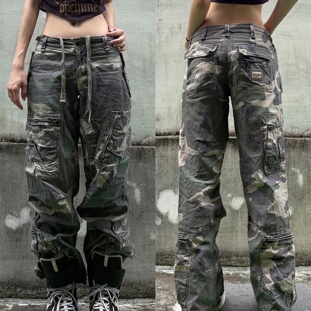 Abercrombie Low-Rise Cargo Pants