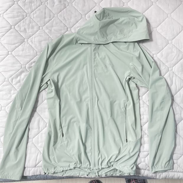 아크테릭스 인센도 하이브리드 후디 스톤그린 민트