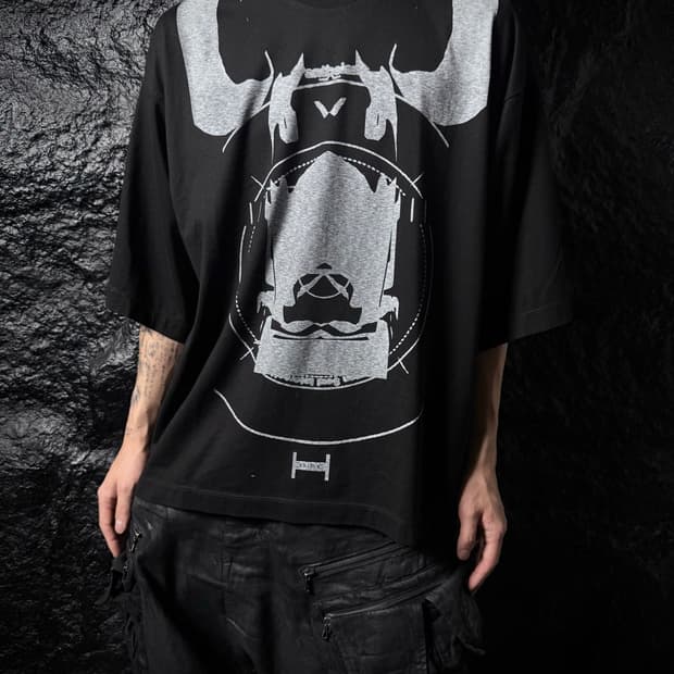 Julius 25SS [ anima; ] Graphic Print T-S