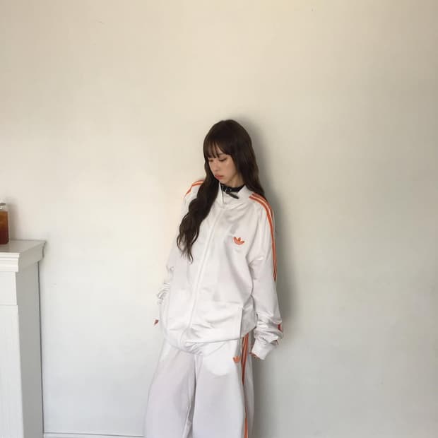 아디다스 구파이어버드 빅로고 화이트/오렌지 흰주 구파 져지 XL