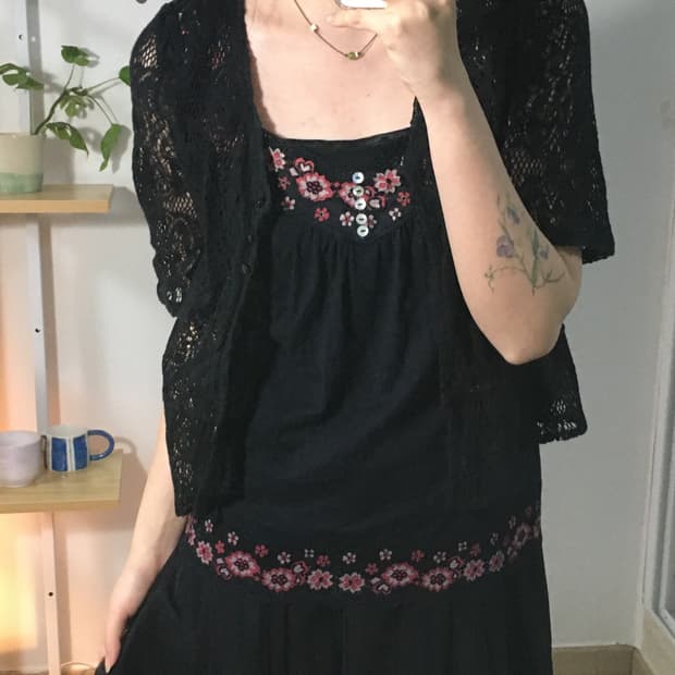 레이스가디건+빨간꽃나시+블랙요정드레스