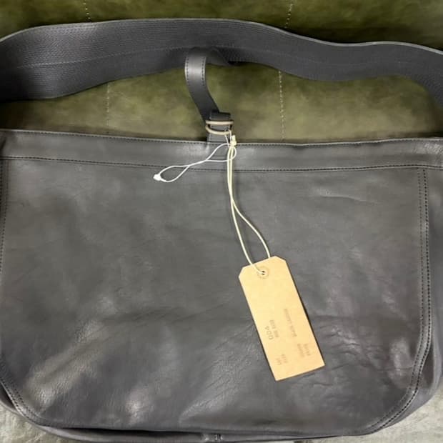 타이가타카하시 뉴스보이백 라지 블랙