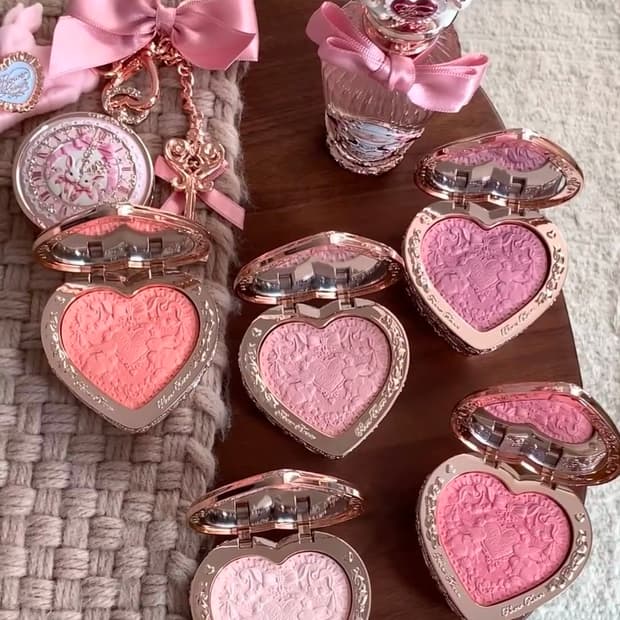 미개봉새상품) 플라워노즈 버니가든 컬렉션 엠보싱 블러셔 2,5호