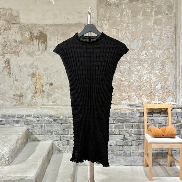 루스 블랙 리나 텍스쳐 미니 원피스