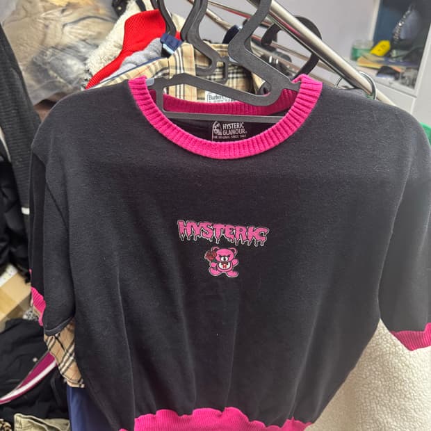 히스테릭 글래머 퍽베어 반팔 니트