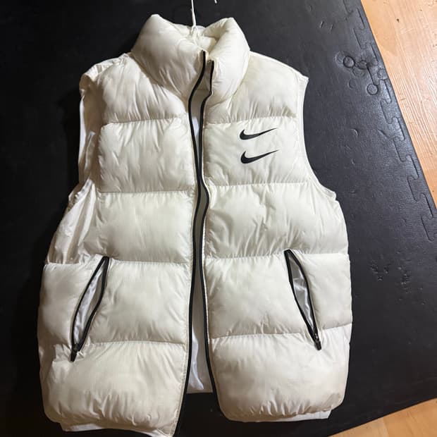 나이키 조끼 스우시 패딩